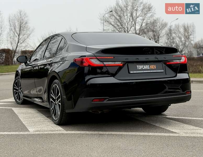 Седан Toyota Camry 2024 в Києві