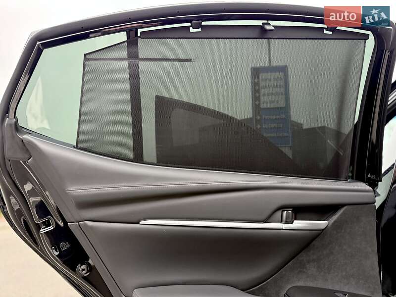 Седан Toyota Camry 2024 в Києві