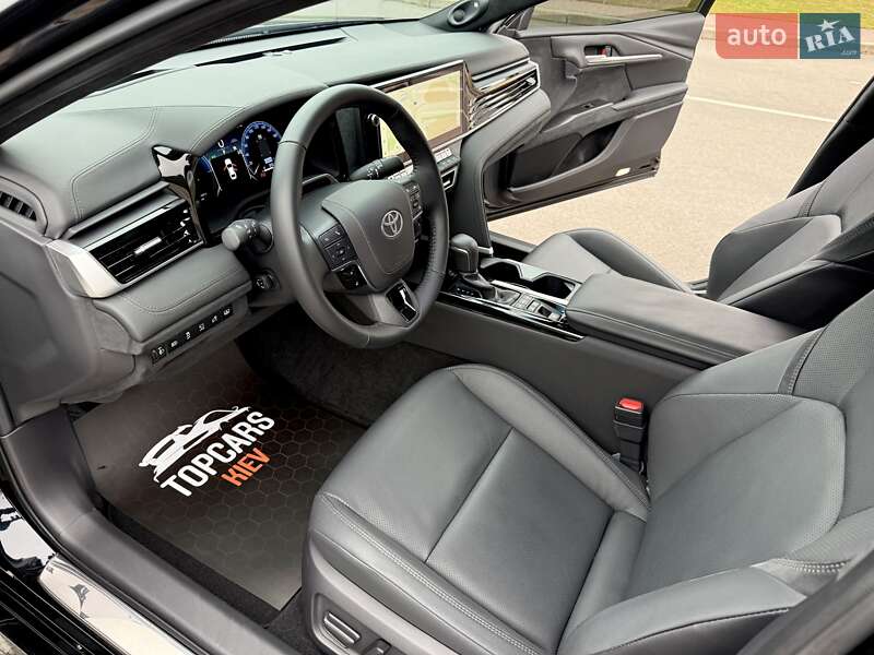 Седан Toyota Camry 2024 в Києві
