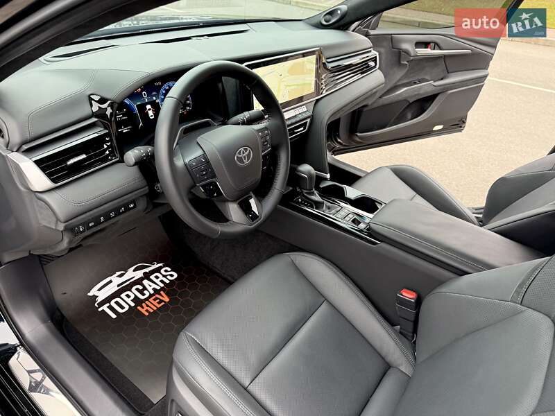 Седан Toyota Camry 2024 в Києві