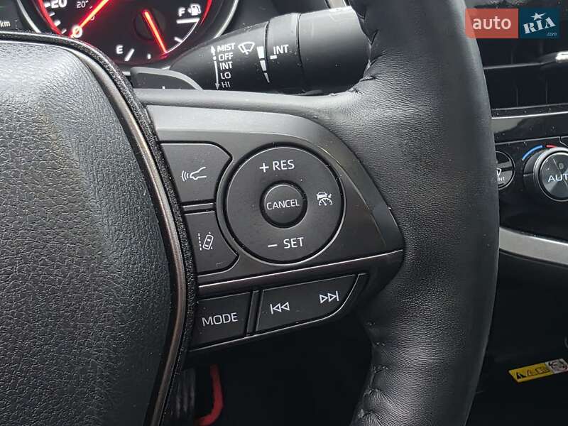 Седан Toyota Camry 2022 в Тернополі