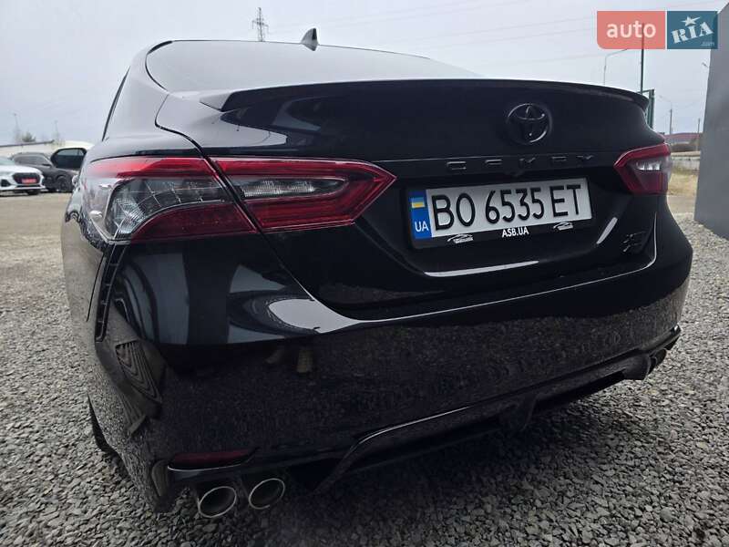Седан Toyota Camry 2022 в Тернополі