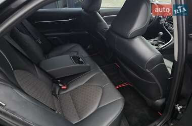 Седан Toyota Camry 2022 в Тернополі