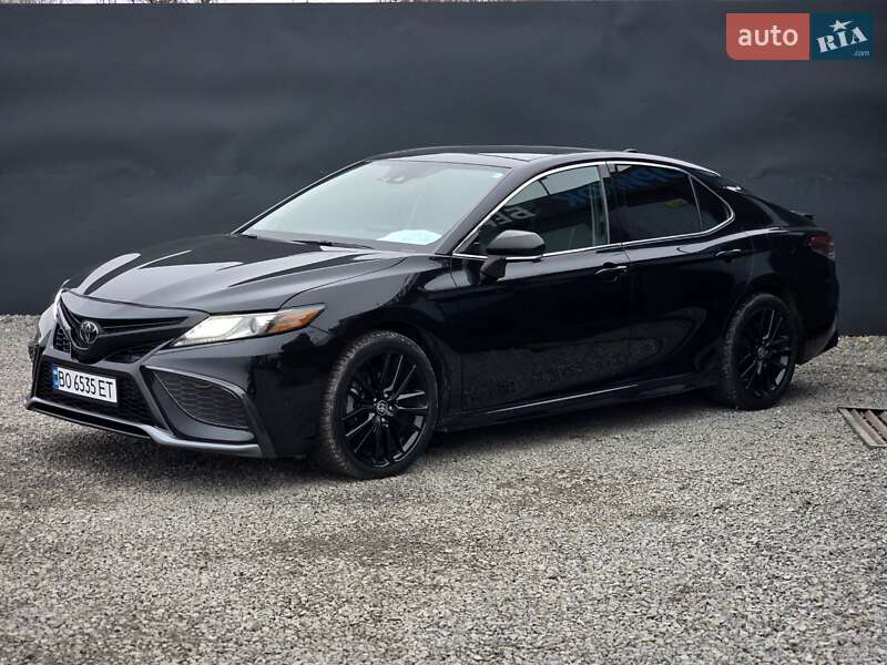 Седан Toyota Camry 2022 в Тернополі