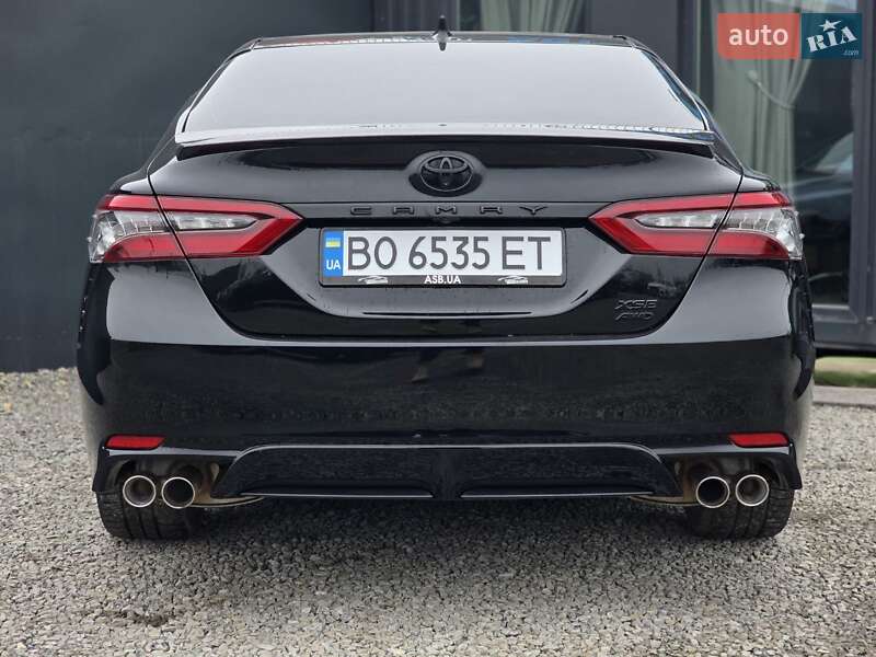 Седан Toyota Camry 2022 в Тернополі