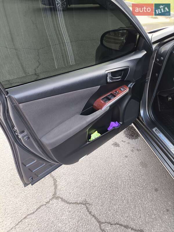 Седан Toyota Camry 2014 в Харкові