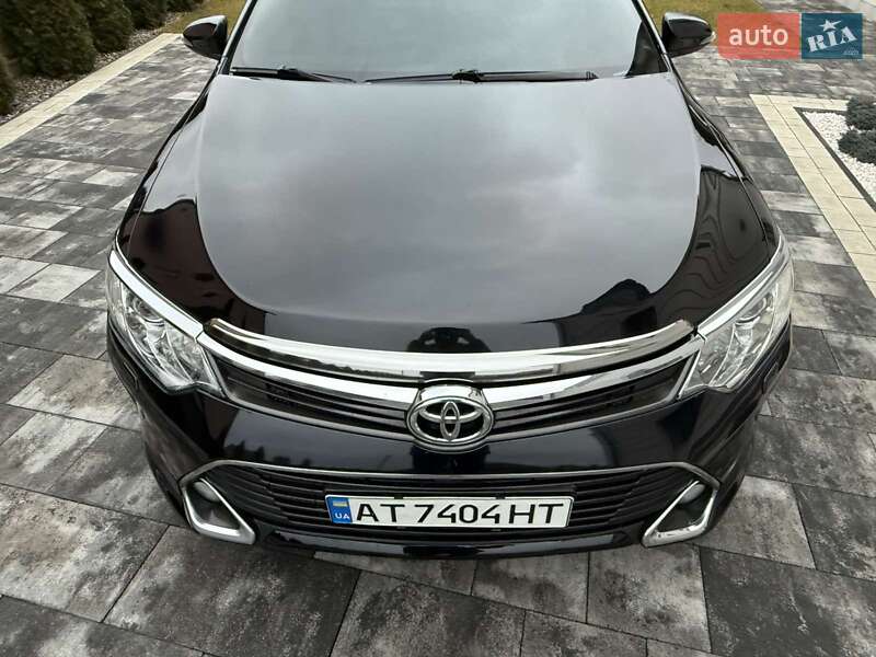 Седан Toyota Camry 2017 в Ивано-Франковске