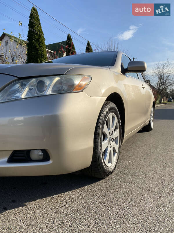 Седан Toyota Camry 2008 в Киеве