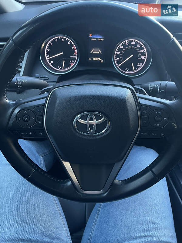 Седан Toyota Camry 2017 в Києві