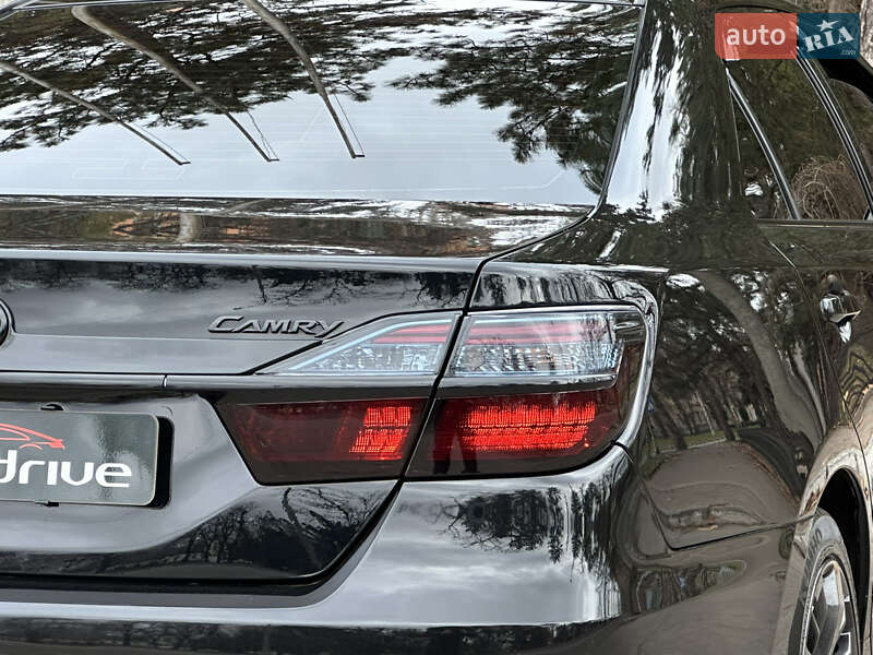 Седан Toyota Camry 2014 в Миколаєві