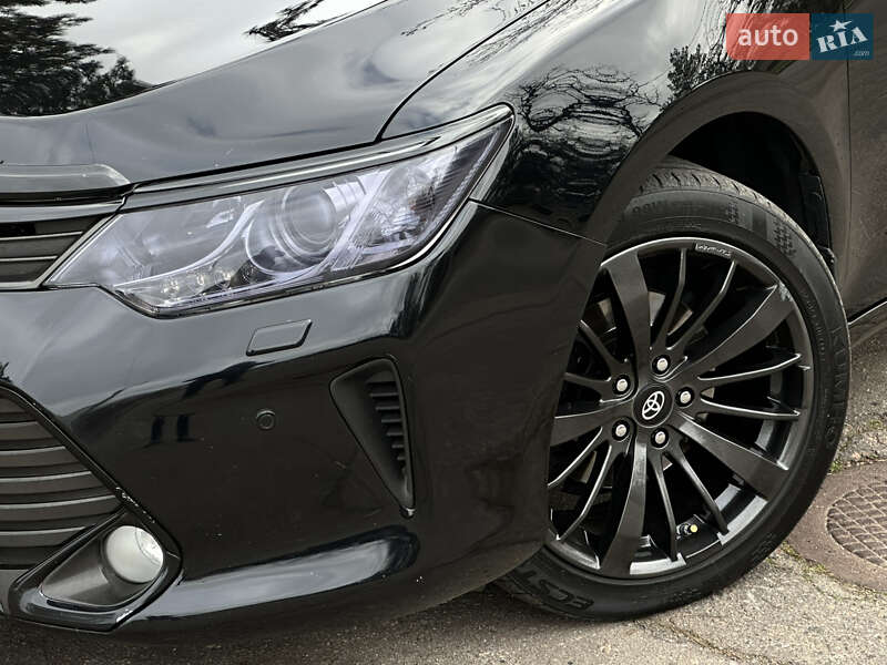 Седан Toyota Camry 2014 в Миколаєві