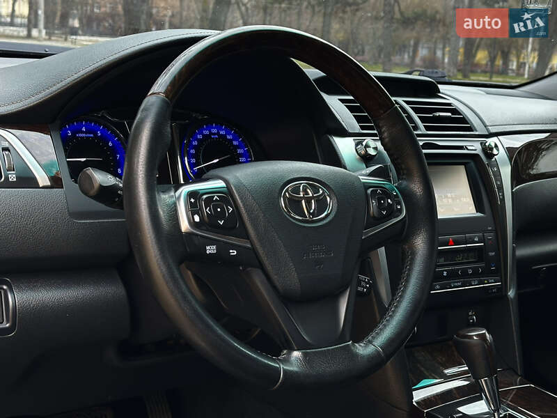 Седан Toyota Camry 2014 в Миколаєві