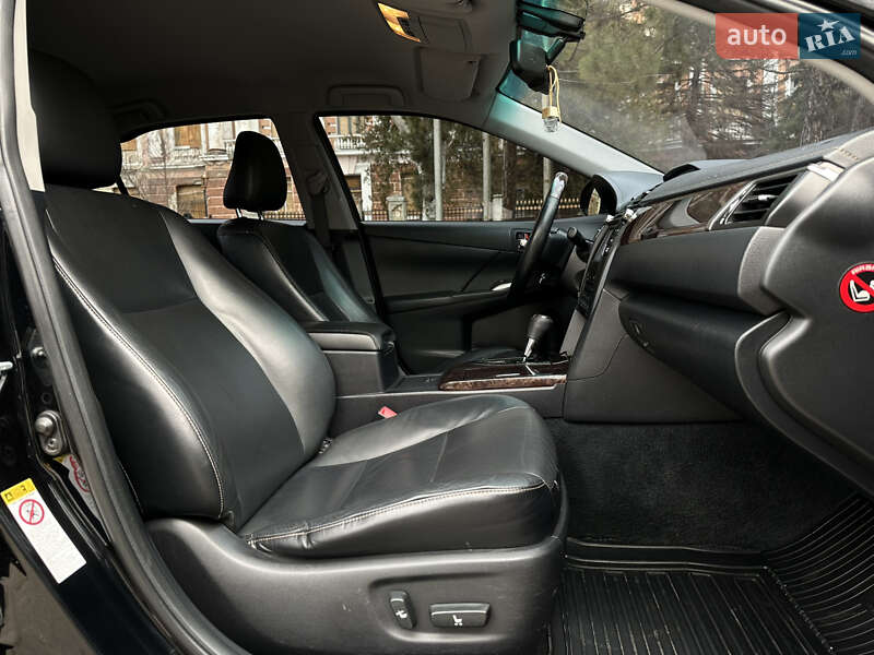 Седан Toyota Camry 2014 в Миколаєві