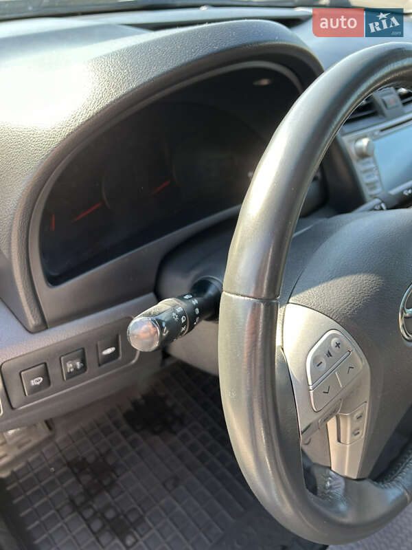 Седан Toyota Camry 2011 в Харькове