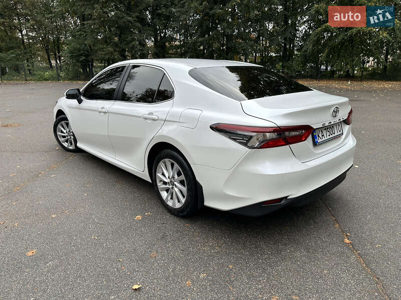 Седан Toyota Camry 2021 в Києві