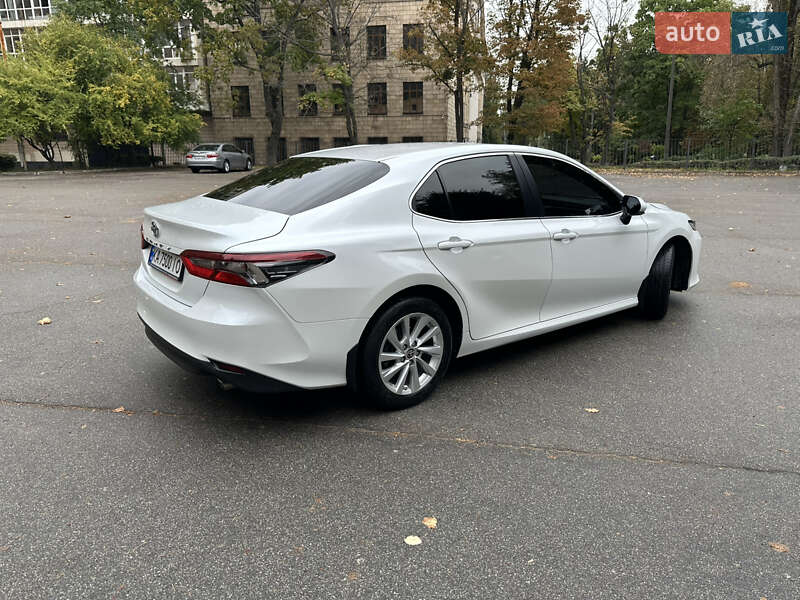 Седан Toyota Camry 2021 в Києві