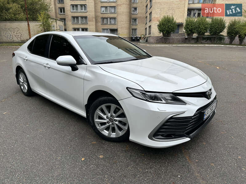 Седан Toyota Camry 2021 в Києві