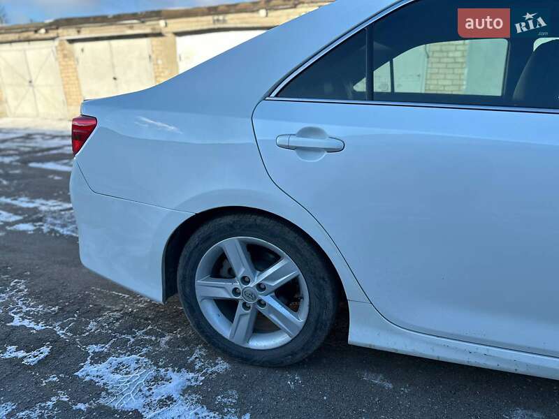 Седан Toyota Camry 2014 в Кам'янському