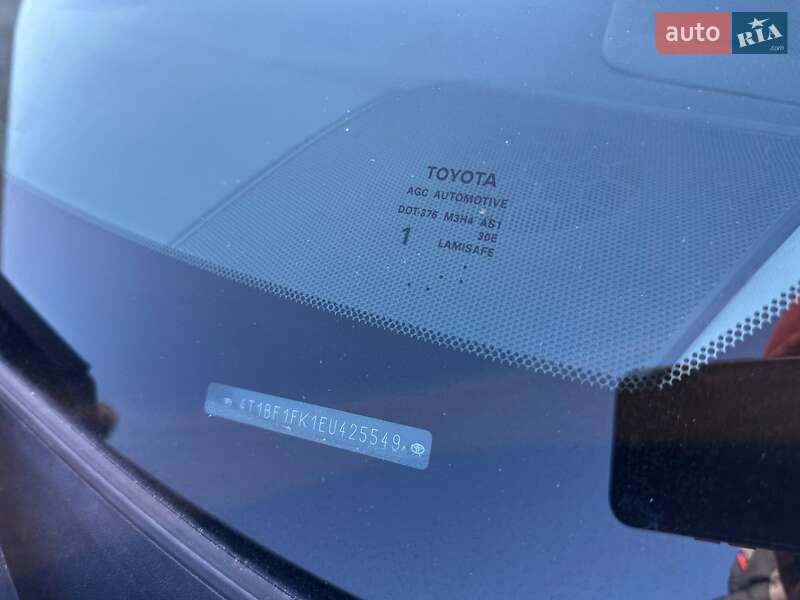 Седан Toyota Camry 2014 в Кам'янському