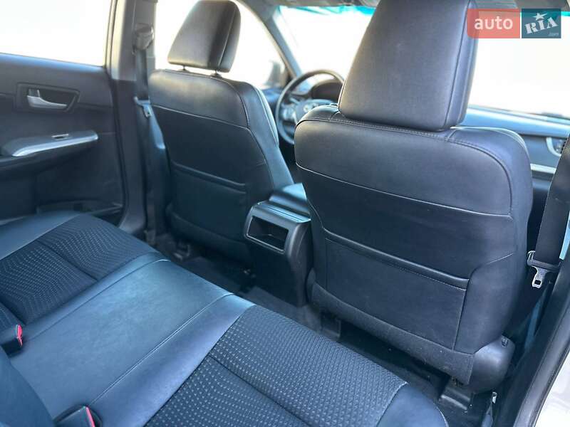 Седан Toyota Camry 2014 в Кам'янському