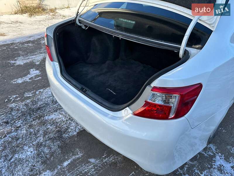 Седан Toyota Camry 2014 в Кам'янському