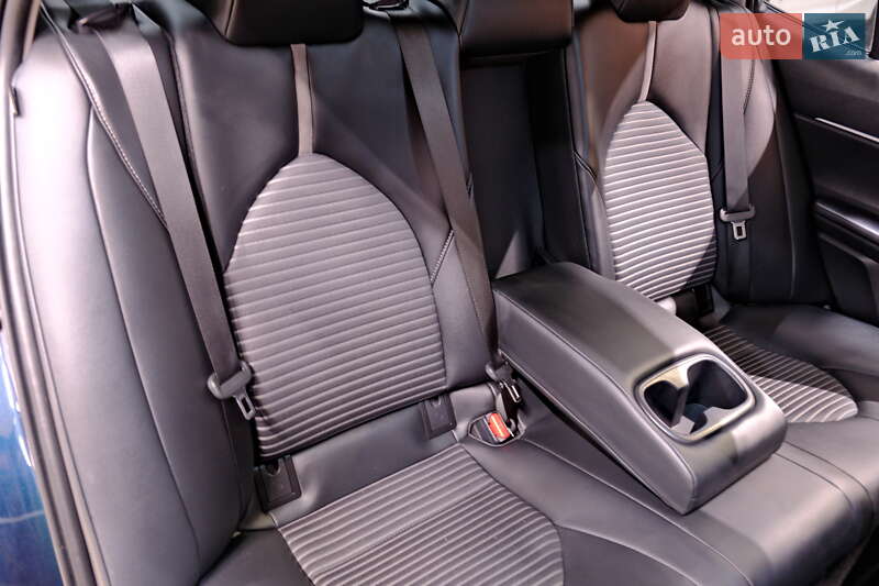 Седан Toyota Camry 2021 в Одесі