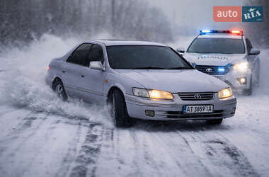 Седан Toyota Camry 1997 в Ивано-Франковске