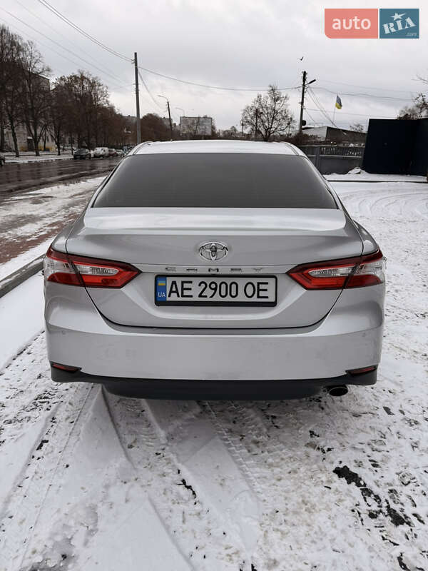 Седан Toyota Camry 2019 в Чернігові