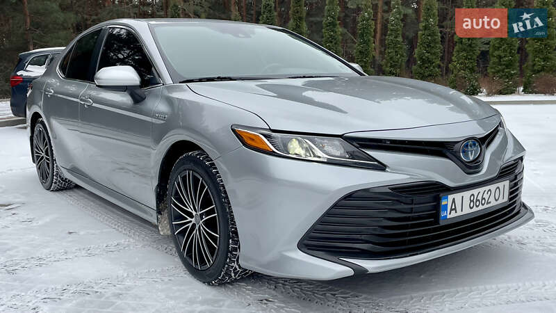 Toyota Camry 2019