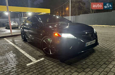 Седан Toyota Camry 2018 в Дніпрі