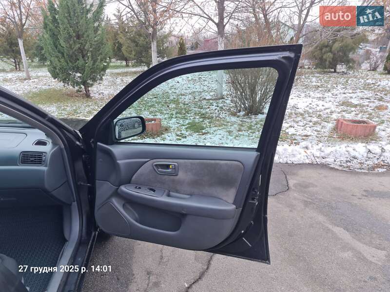 Седан Toyota Camry 2000 в Києві