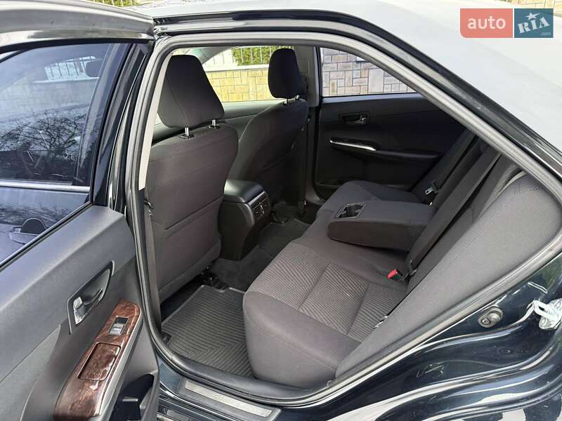 Седан Toyota Camry 2016 в Києві