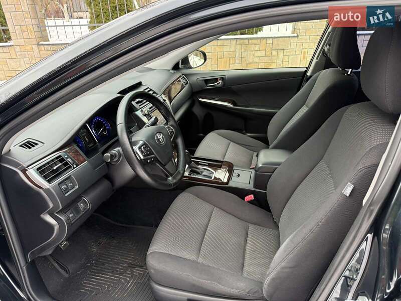 Седан Toyota Camry 2016 в Києві