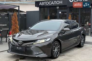 Седан Toyota Camry 2018 в Киеве