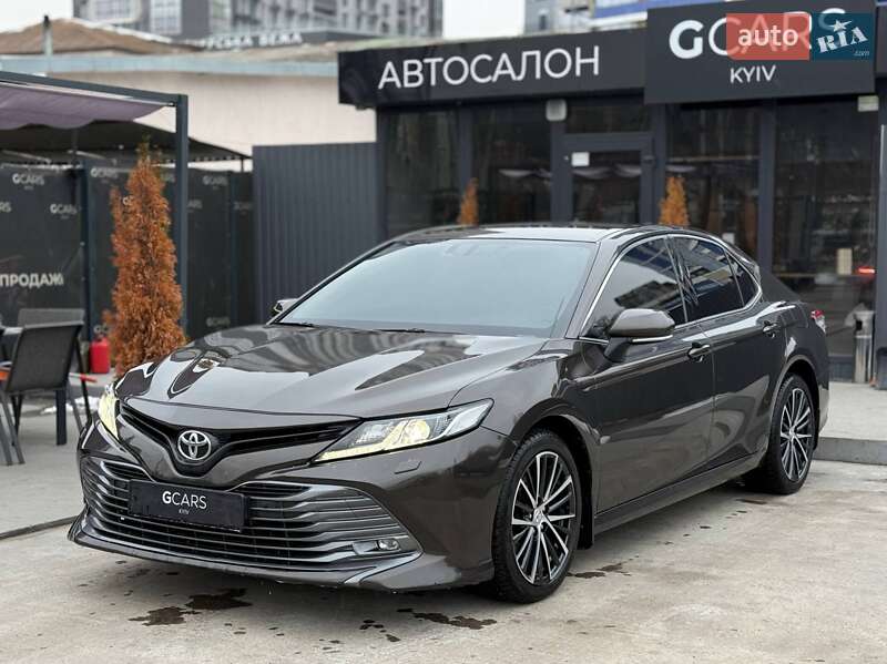 Toyota Camry 2018