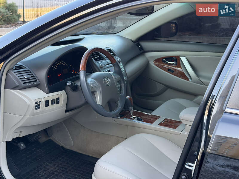 Седан Toyota Camry 2008 в Харкові