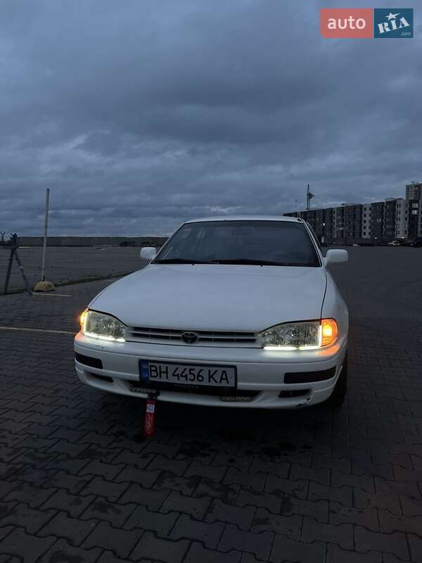 Седан Toyota Camry 1993 в Ізмаїлі