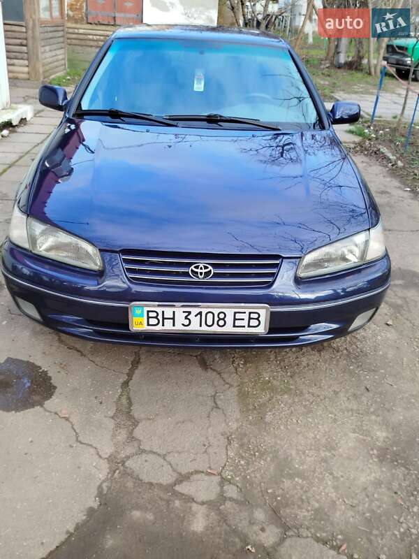 Седан Toyota Camry 1996 в Одесі