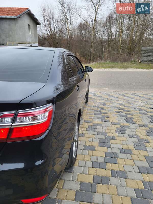 Седан Toyota Camry 2017 в Вишгороді