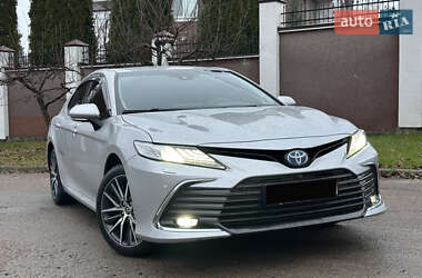 Седан Toyota Camry 2023 в Києві