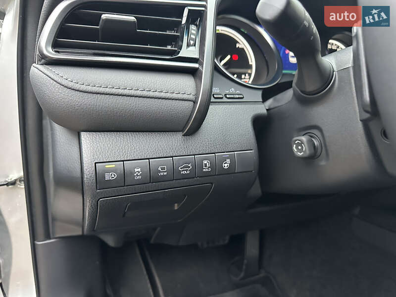 Седан Toyota Camry 2023 в Києві