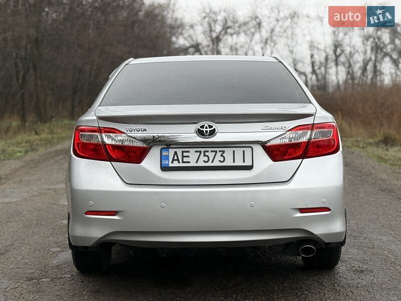 Седан Toyota Camry 2011 в Дніпрі