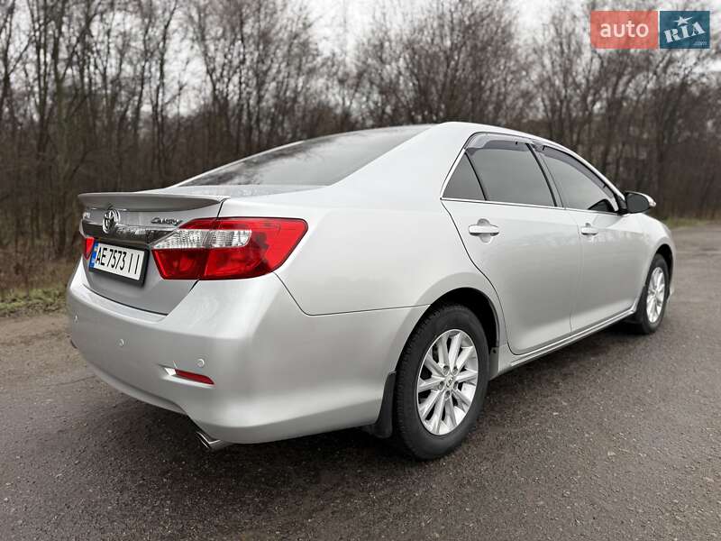 Седан Toyota Camry 2011 в Дніпрі