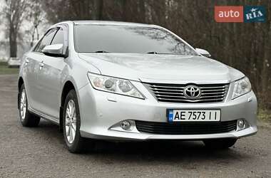 Седан Toyota Camry 2011 в Днепре
