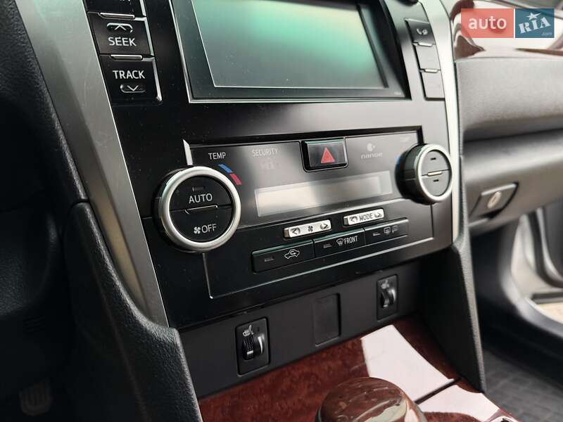 Седан Toyota Camry 2011 в Дніпрі