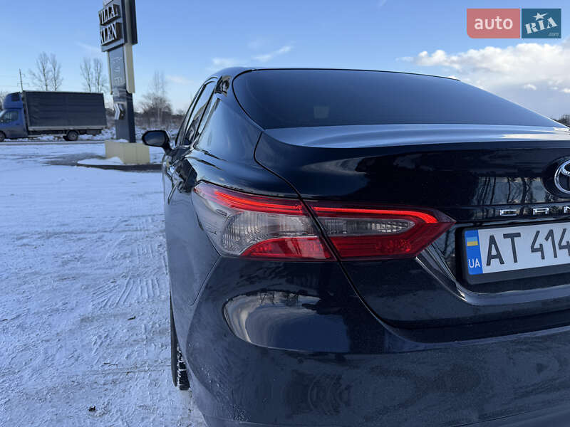 Седан Toyota Camry 2017 в Коломые