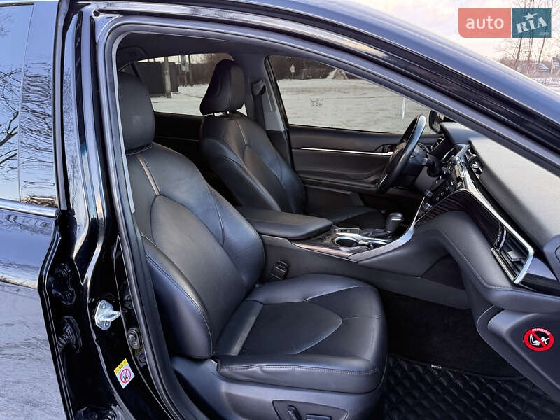 Седан Toyota Camry 2017 в Коломые