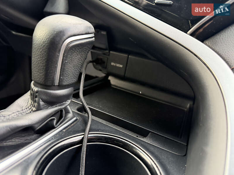 Седан Toyota Camry 2019 в Сарнах