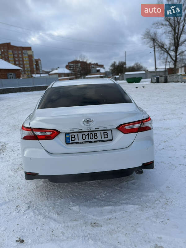 Седан Toyota Camry 2018 в Полтаві