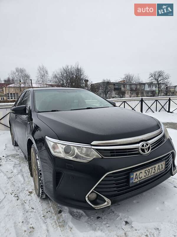 Седан Toyota Camry 2016 в Луцьку
